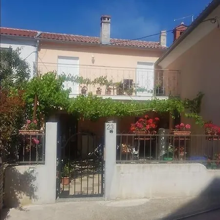 Comfy Apartment Premantura Exterior photo
